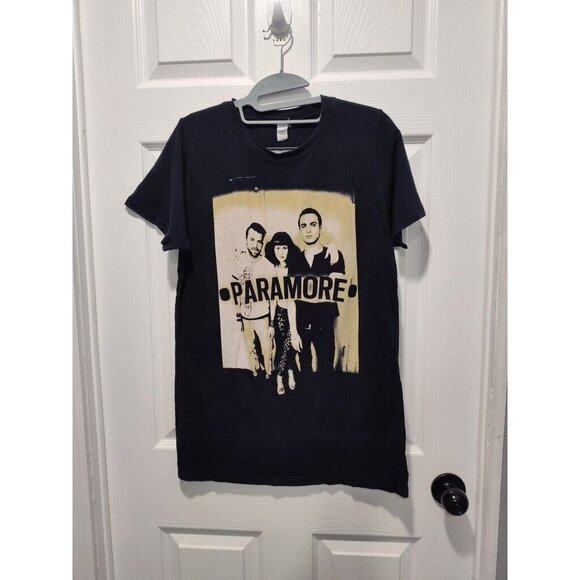 Paramore Shirt Black Graphic Concert‎ Unisex Cotton Shirt Sz XXL runs small - Picture 1 of 4